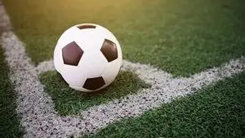 南京玄武湖畔足球盛会激情启幕