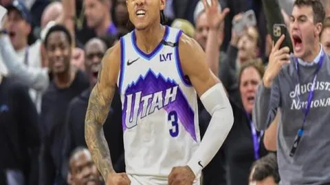 国足对阵澳大利亚半场战报：领先控球，射门数据即将揭晓